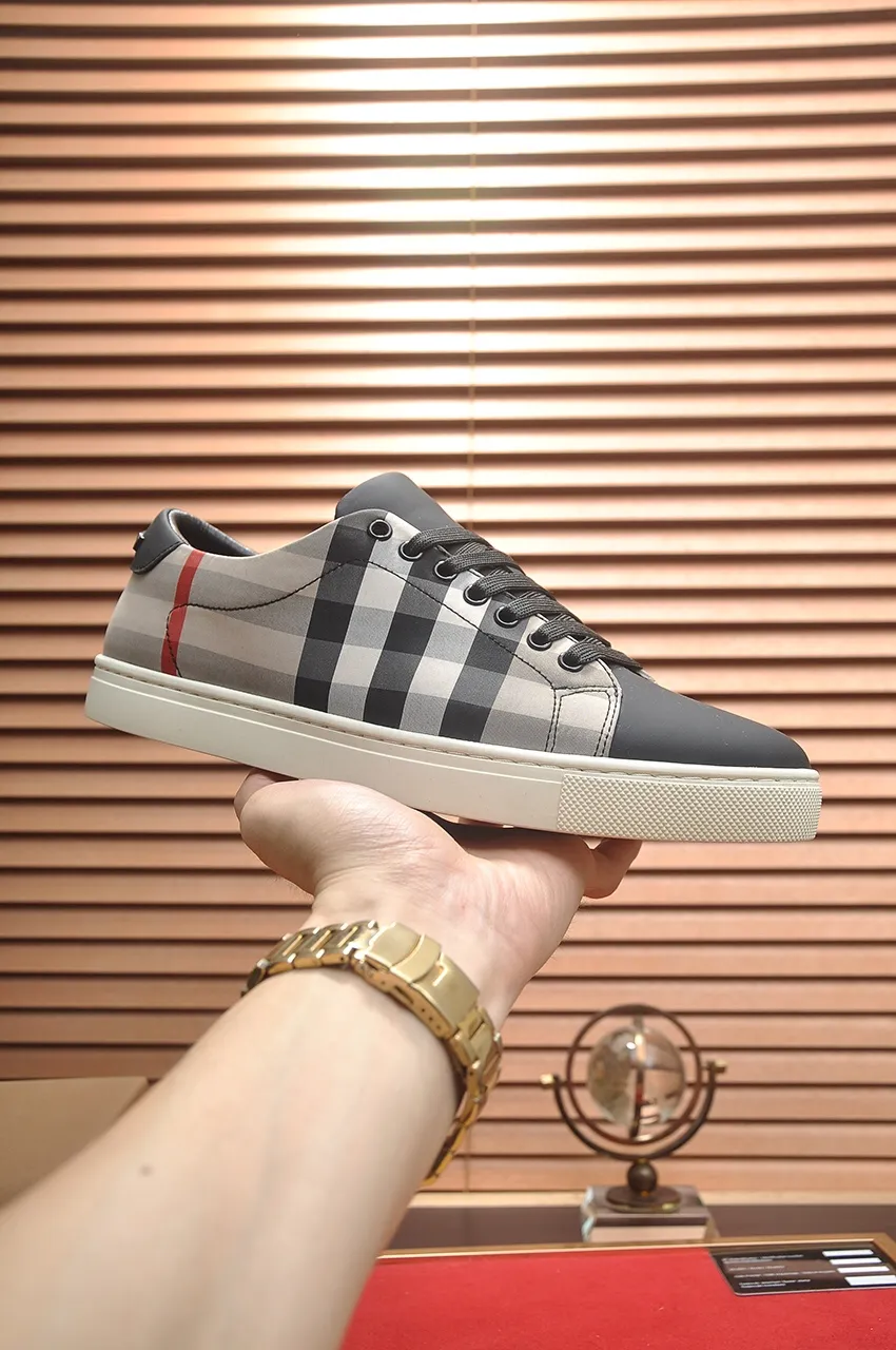 Men's shoes💰480💶[Burberry] (cowhide lining) classic low-top sneakers｜Imported cowhide with classic plaid fabric｜Cow leather lining｜Original outsole｜Fine workmanship and comfortable to wear Size: 38-44 (customized at 45)